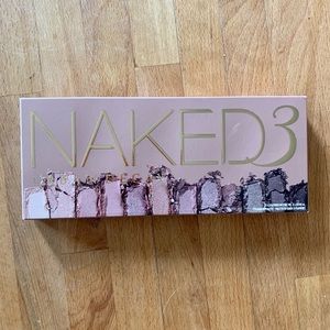 Urban Decay Naked 2 eyeshadow palette